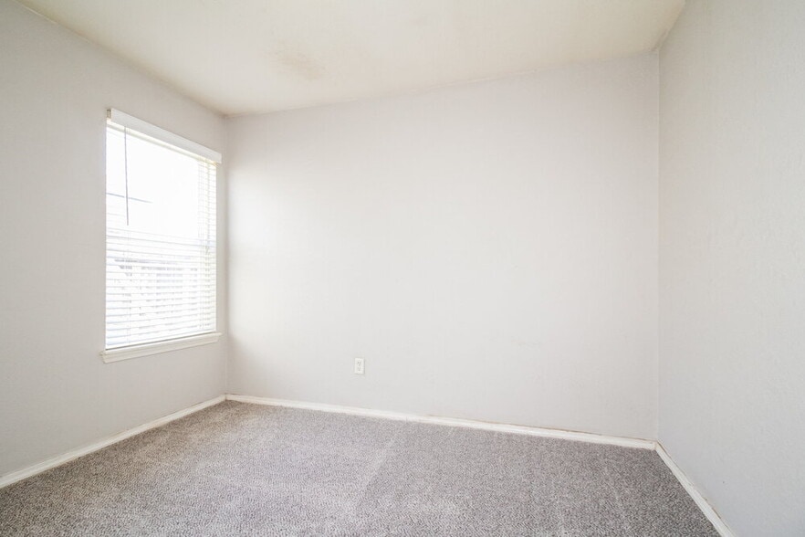 Building Photo - 5524 Del Creek Rd