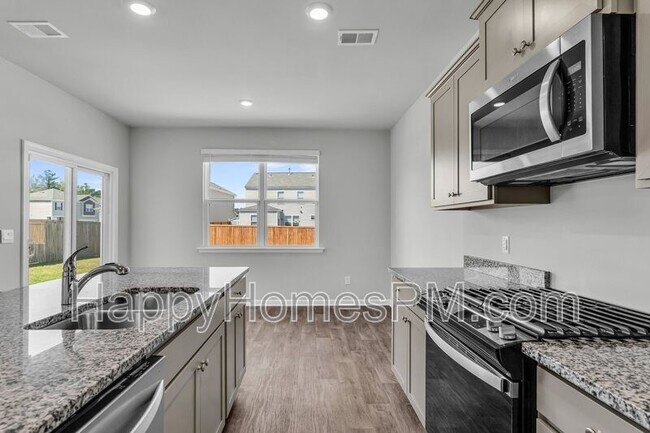 Building Photo - 303 Black Birch Dr