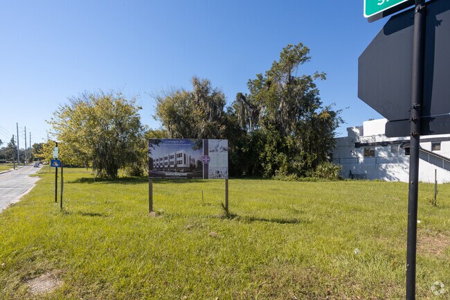 Building Photo October 2022 - ONE FORT KING