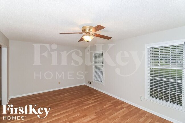 Building Photo - 1570 Sprayberry Dr