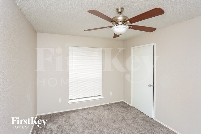 Building Photo - 1269 Roan Dr