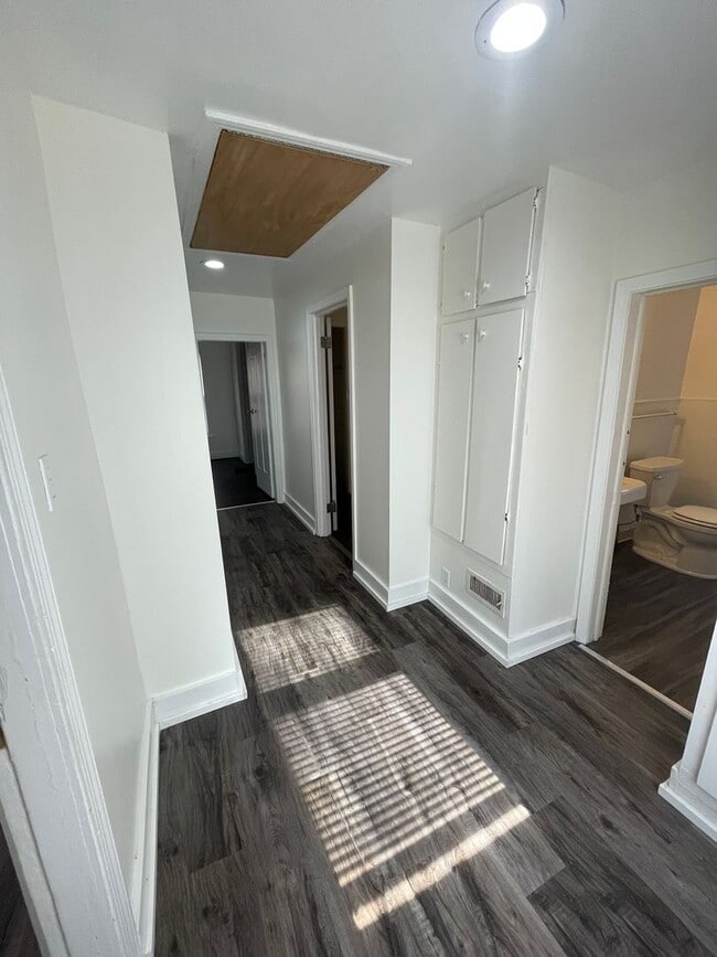 Building Photo - Spacious 5-Bedroom Home Near EMU