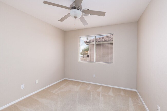 Building Photo - 3 bedroom single family home in Henderson!