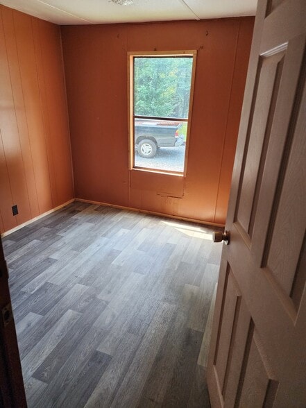 Building Photo - 82 Pineview Cir