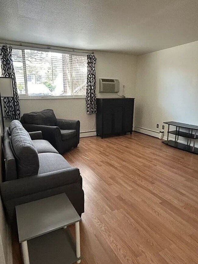 Building Photo - Coming Soon! 1 BR/1BA | Cozy Condo | Private Lake| In Boulder!