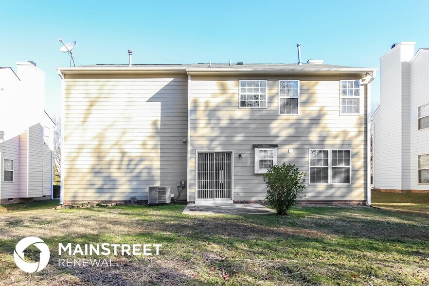 Building Photo - 3912 Toyon Dr