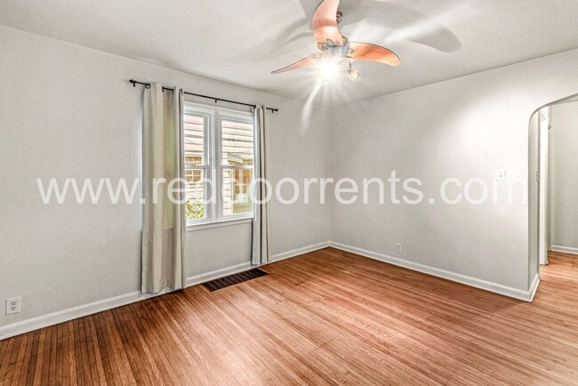 Building Photo - 4925 Crittenden Ave