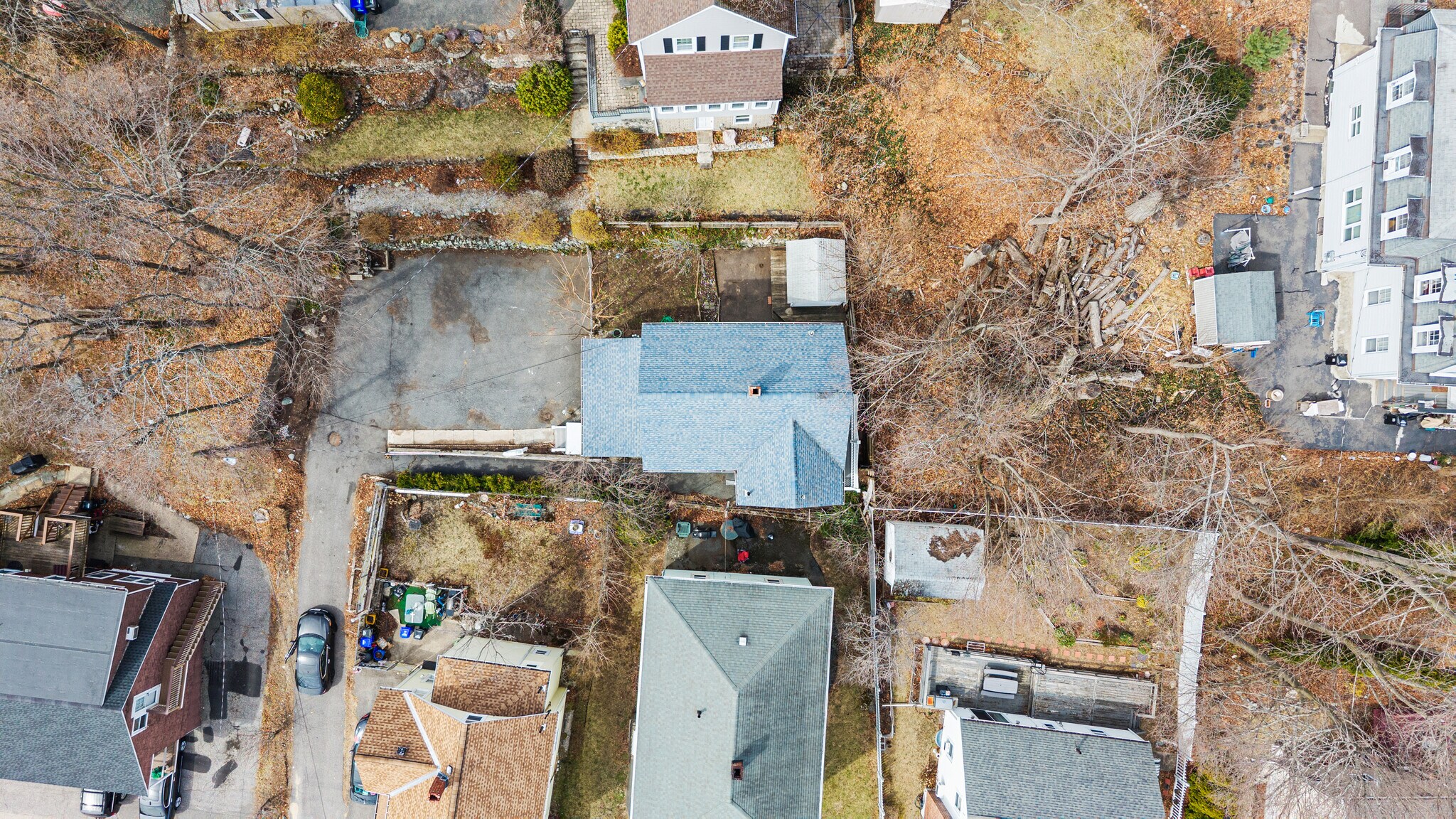 Building Photo - 1 Oak Grove Ct