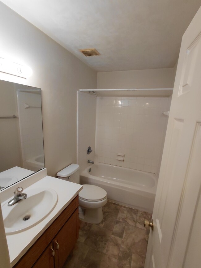 Building Photo - 1557 Payne St