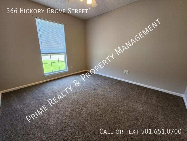 Building Photo - 366 Hickory Grove St