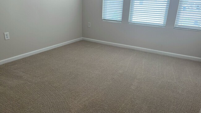 Building Photo - 128 Boone Lake Way