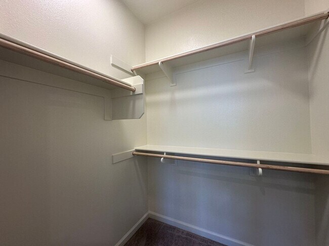 Building Photo - 4 bedroom home for leasing in Chino