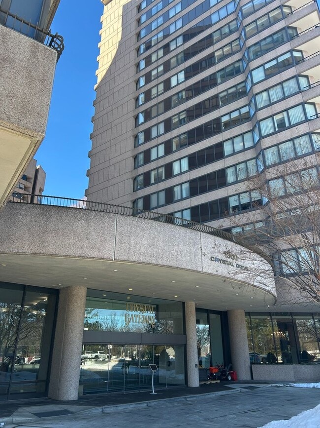 Building Photo - Have It All in Crystal City: Spacious, Stylish & Steps From Everything!