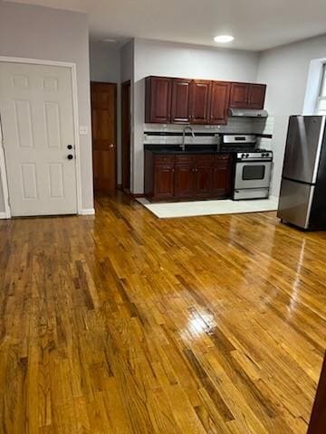 Building Photo - 323 Eldert St