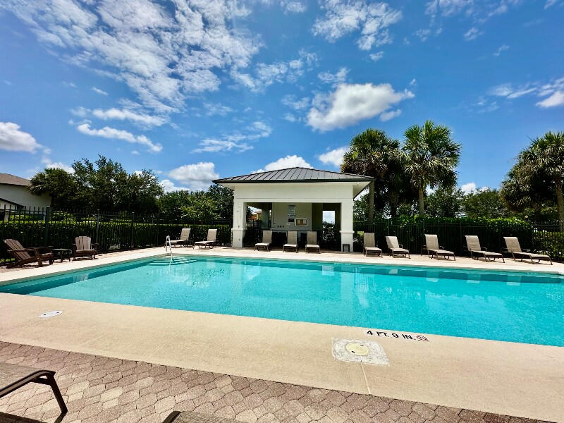Building Photo - 9077 Gervais Cir