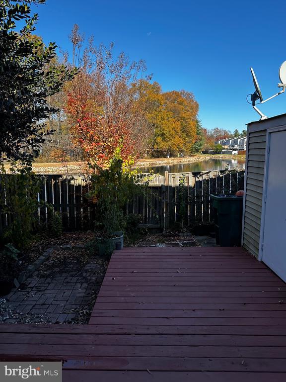 Building Photo - 8305 Pondside Terrace