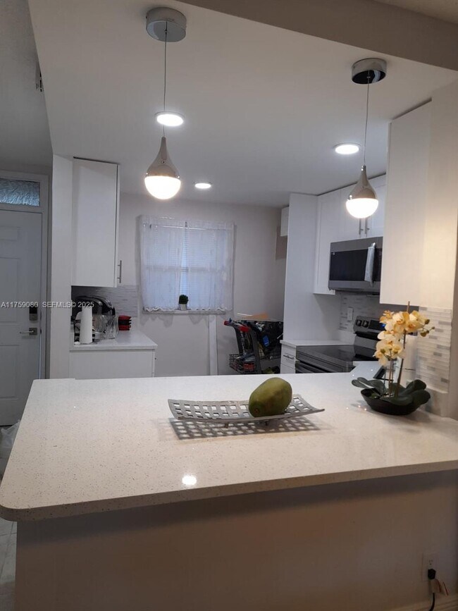 Building Photo - 1541 S Ocean Blvd