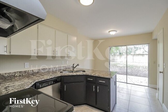 Building Photo - 1303 Willow Springs Ct