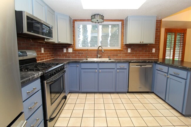 Building Photo - 1809 Pueblo Alegre Dr