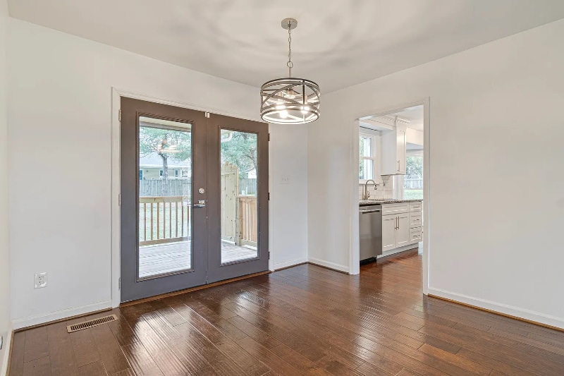 Building Photo - 723 Riverview Dr