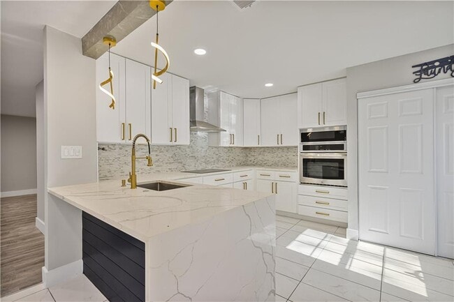 Primary Photo - 330 Winding River Dr