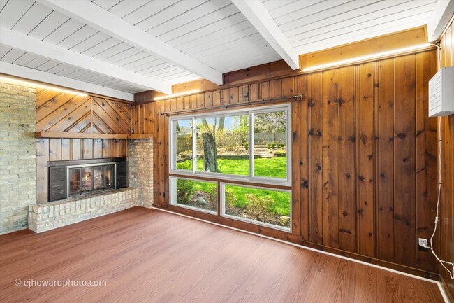 Building Photo - 804 S President St