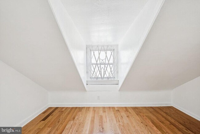 Building Photo - 1223 Spruce St