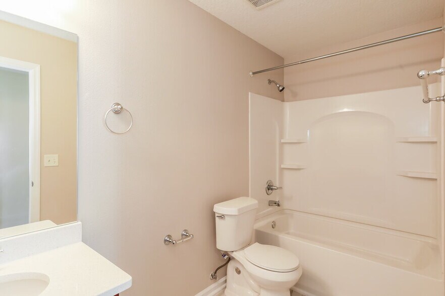 Building Photo - 7422 Hawks Cliff Dr