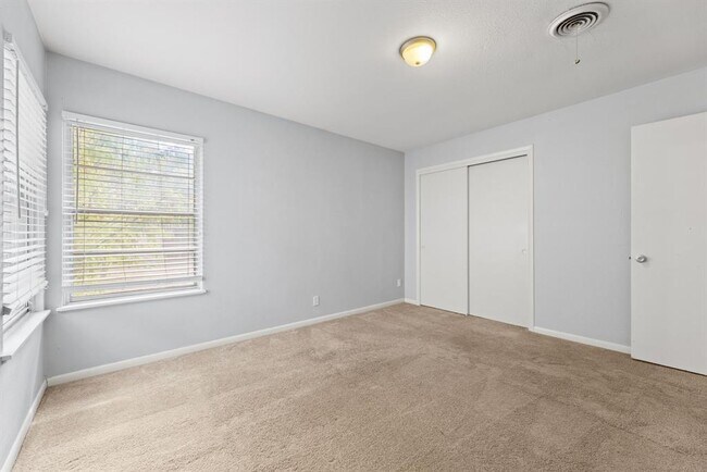 Building Photo - 103 W Croslin St