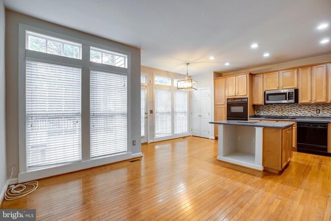 Building Photo - 12691 Heron Ridge Dr