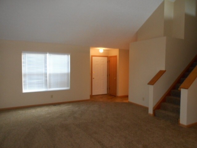 Building Photo - 151 Purple Finch Loop