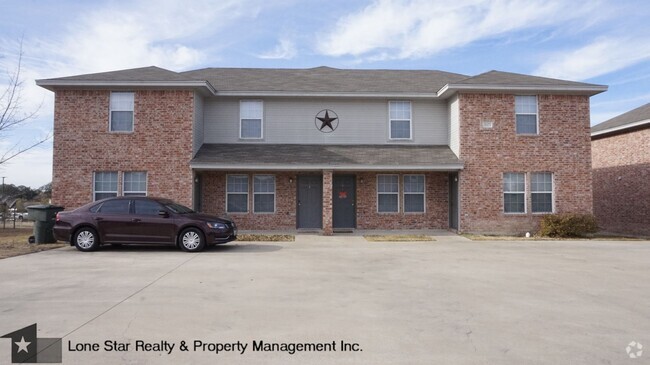 Building Photo - 3603 Malibu Ln