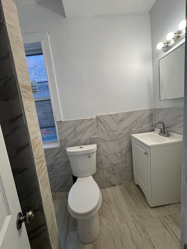 Building Photo - 4133 Pennsgrove St