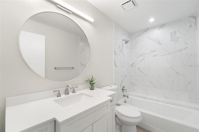 Building Photo - 5689 Evergreen Dr