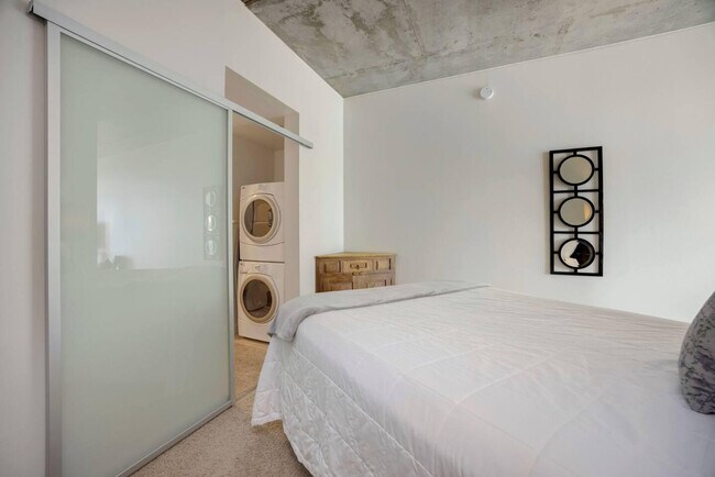 Building Photo - 930 15th St