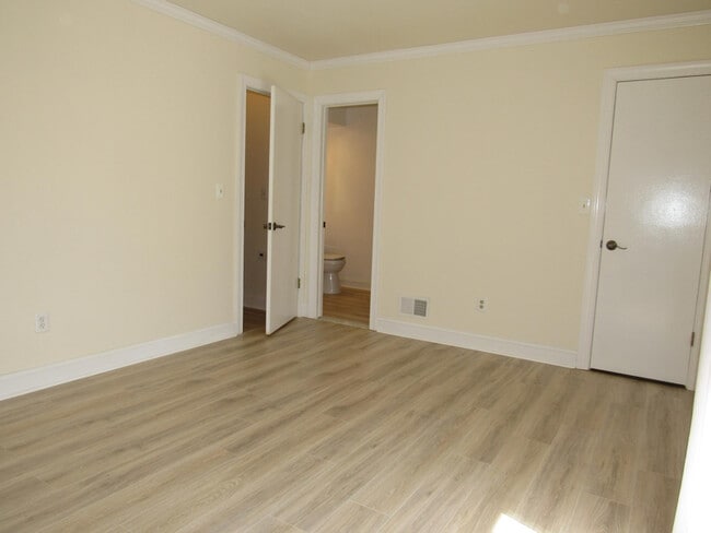 Building Photo - 36 Highland Cir