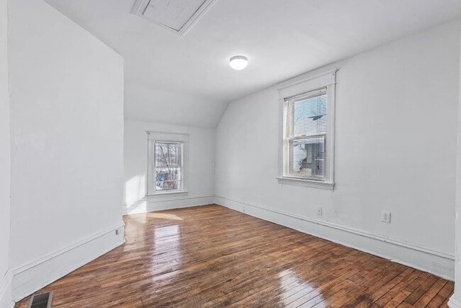 Building Photo - 2349 Ferrant Pl