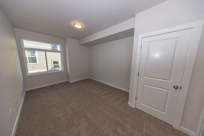 Building Photo - Brand New! - 2 Bedroom Apartment in Vancouver WA