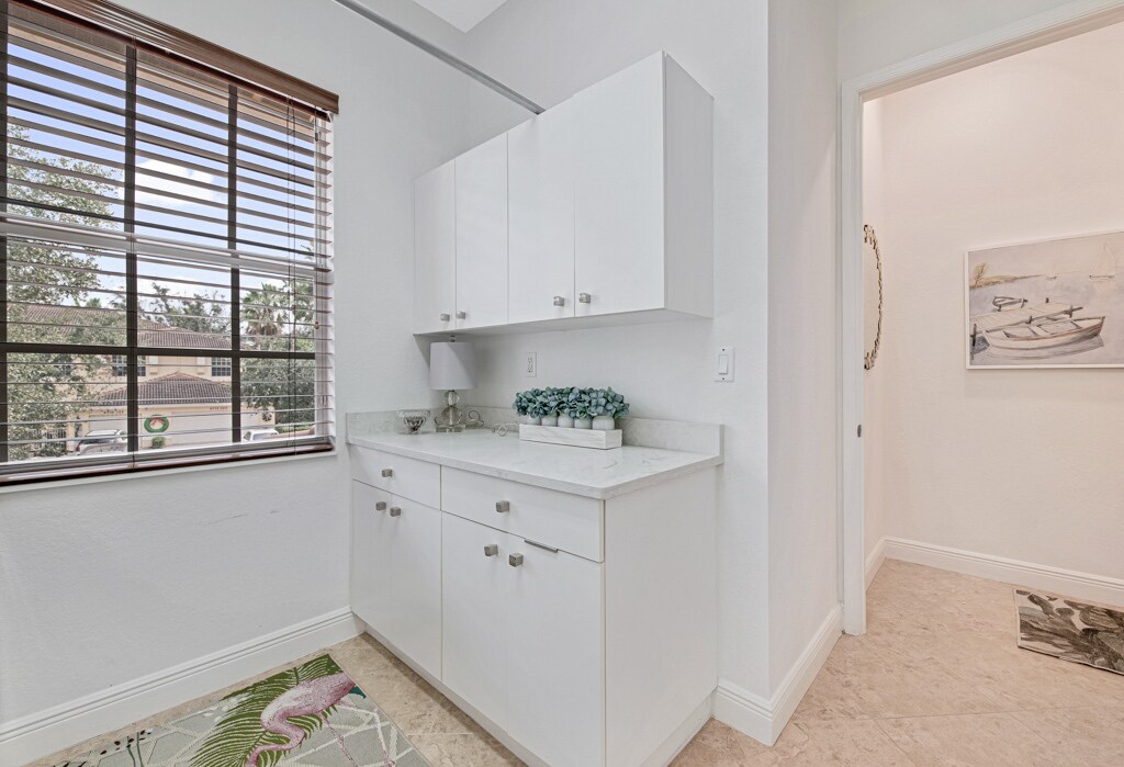 Building Photo - 9773 Bowline Dr