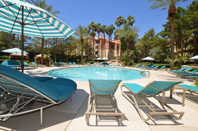 Building Photo - Meridian - Newly Remodeled Luxury Condo Re...
