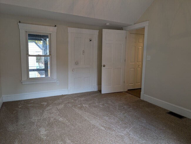 Building Photo - 2484 W 10th St