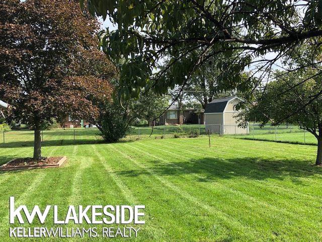 Building Photo - 37260 Rosebush St