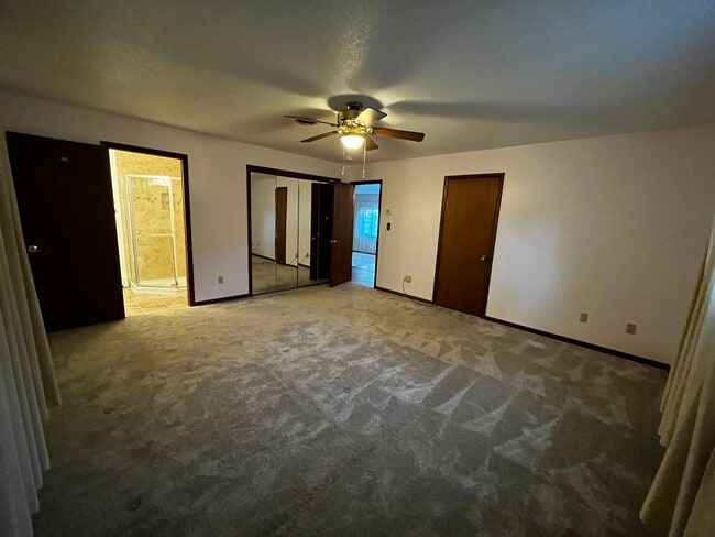 Building Photo - Gorgous Home For Rent In Brush!