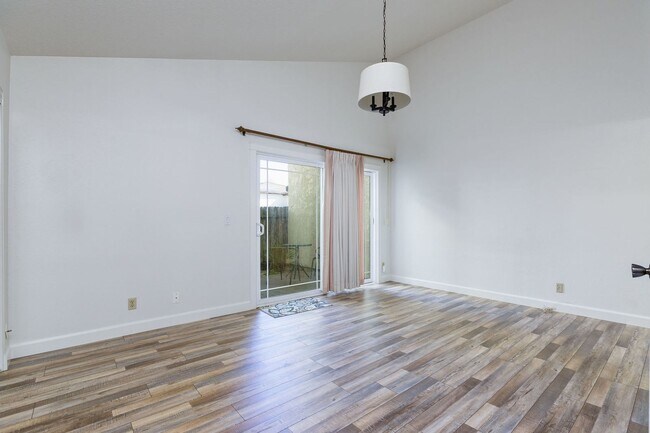 Building Photo - 203 Donegal Ave