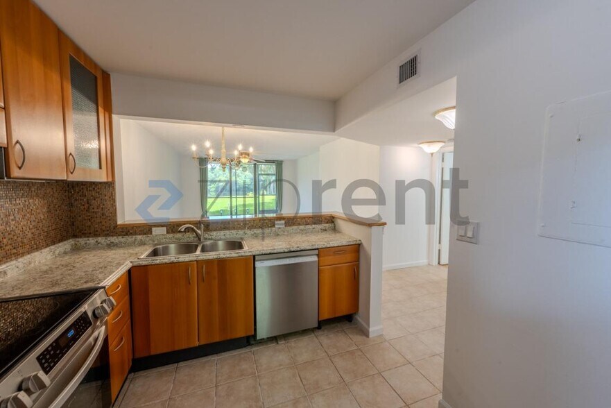 Building Photo - Unit C110