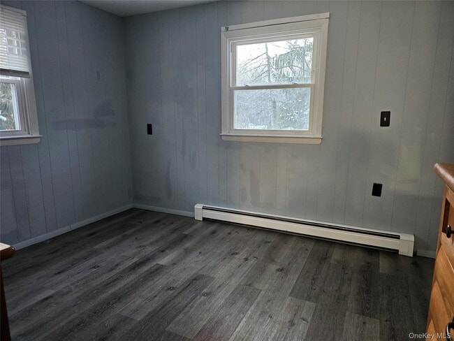 Building Photo - 1110 NY-211