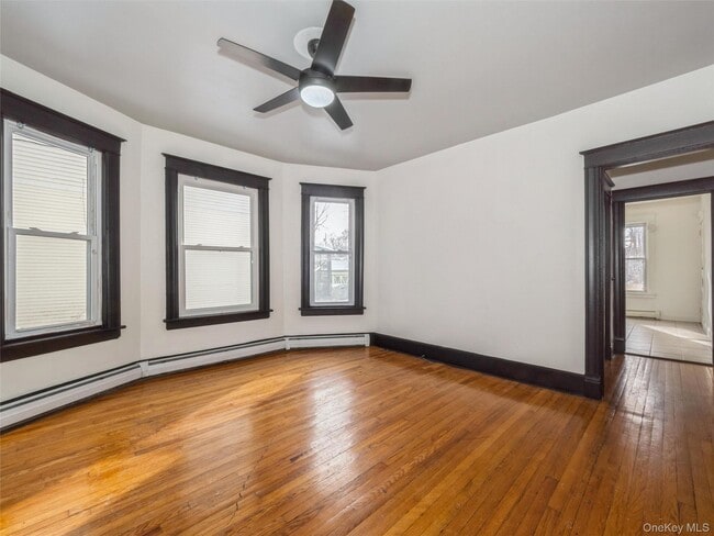 Building Photo - 236 Mansion St