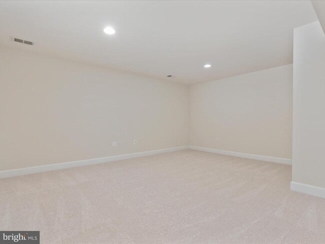Building Photo - 6684 Muir Dr