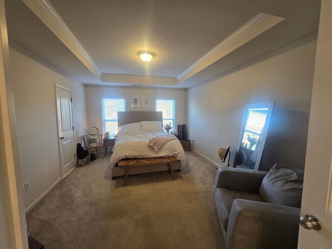 Building Photo - 4BR/3.5BA with 2-Car Garage! Available February 2026