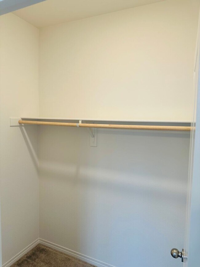 Building Photo - Newly Built 3 Bed Condo for Rent in Winche...